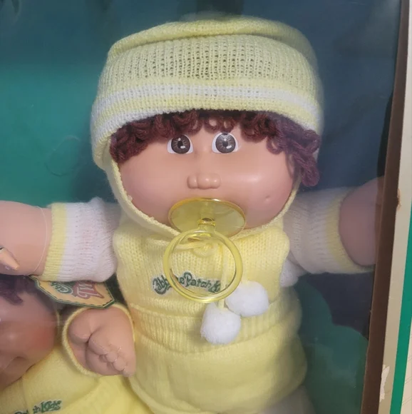 Cabbage Patch Kids 1985 Twin Dolls in Yellow Outfits - Picture 2 of 4